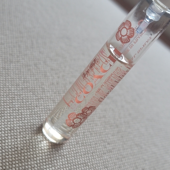 COACH 3/4 Full- Floral Blush - Picture 4 of 4